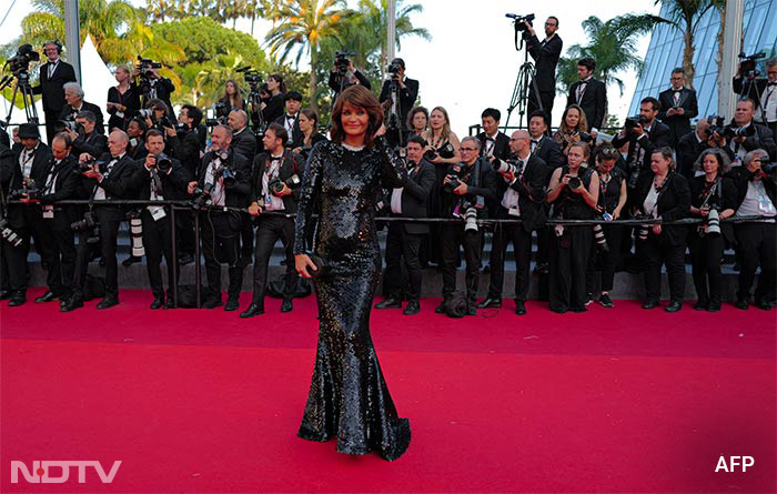 Cannes 2023: रेड कार्पेट पर छा गईं सनी लियोनी, पेट्रा नेमकोवा और केट बेकिंसले