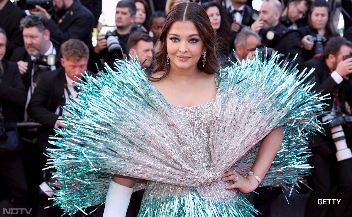 Her smokey eyes accentuated the look. (Image courtesy: Getty)