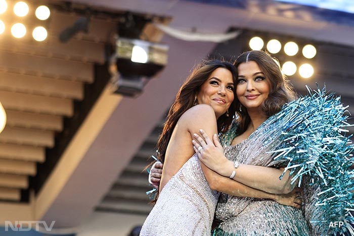 Aishwarya Rai Bachchan and Eva Longoria represent the brand L'Oreal at Cannes. (Image courtesy: AFP)