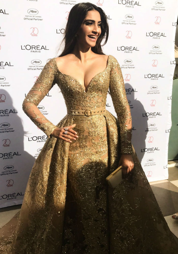 Sonam Kapoor is at Cannes on behalf of cosmetics giant L'Oreal. This is Sonam's seventh year at Cannes Film Festival. <br><br>
 
This image was posted on Twitter by <a href=" https://twitter.com/LOrealParisIn" target="_blank" rel="nofollow" >LOrealParisIn</a>