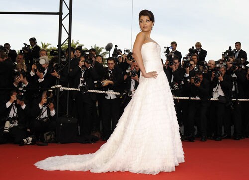 On day one, Ash wore a Roberto Cavalli, which according to reports was worth Rs 5 million.
