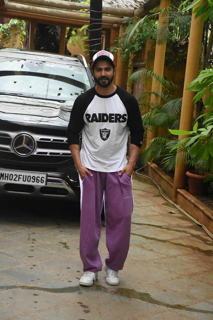 Varun Dhawan was spotted in a casual outfit in Mumbai.