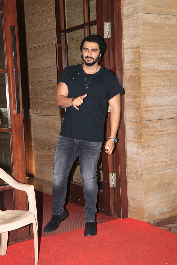 Arjun Kapoor was spotted outside Malaika Arora's house in Mumbai.