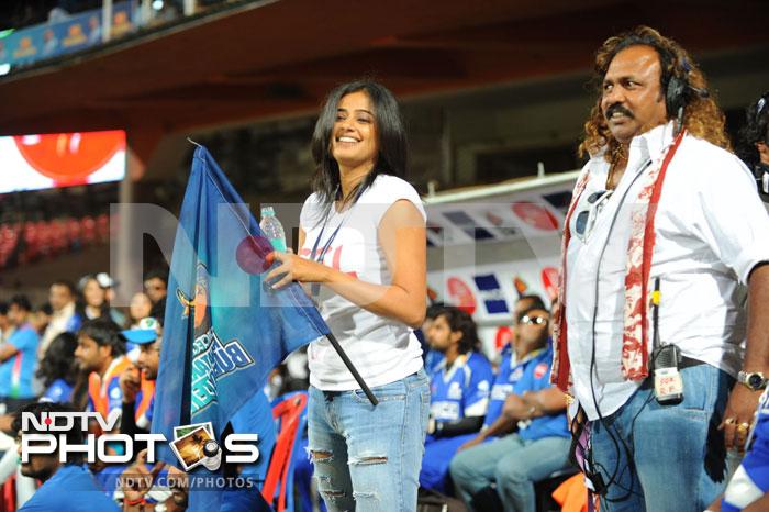 CCL2: Stars steal the show