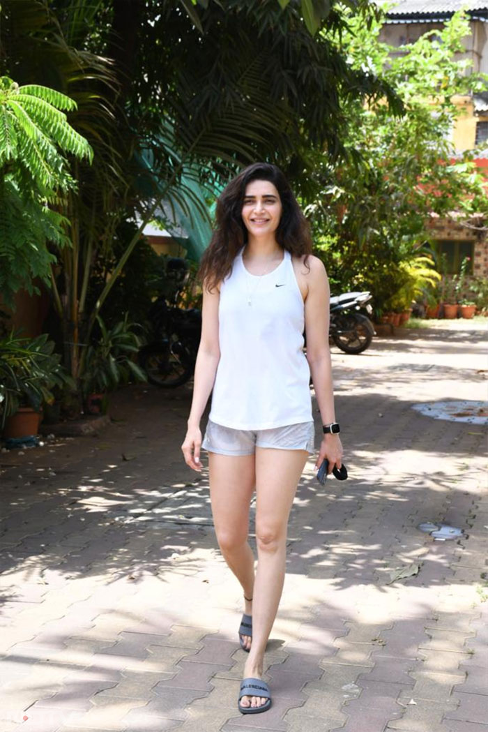 Celeb Gym Style As Seen On Shraddha Kapoor And Karishma Tanna