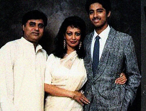 On July 28, 1990 Jagjit Singh's son Vivek Singh died in a car accident. Shocked by Vivek's death Jagjit's wife Chitra Singh stopped singing.