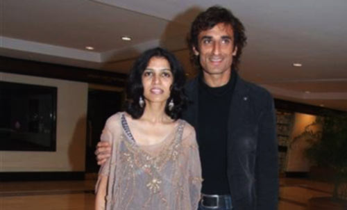 Model-turned-actor Rahul Dev lost his wife Rina. Rina was suffering from cancer.