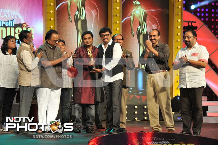 Rahman shines at Mirchi Music Awards South 2013
