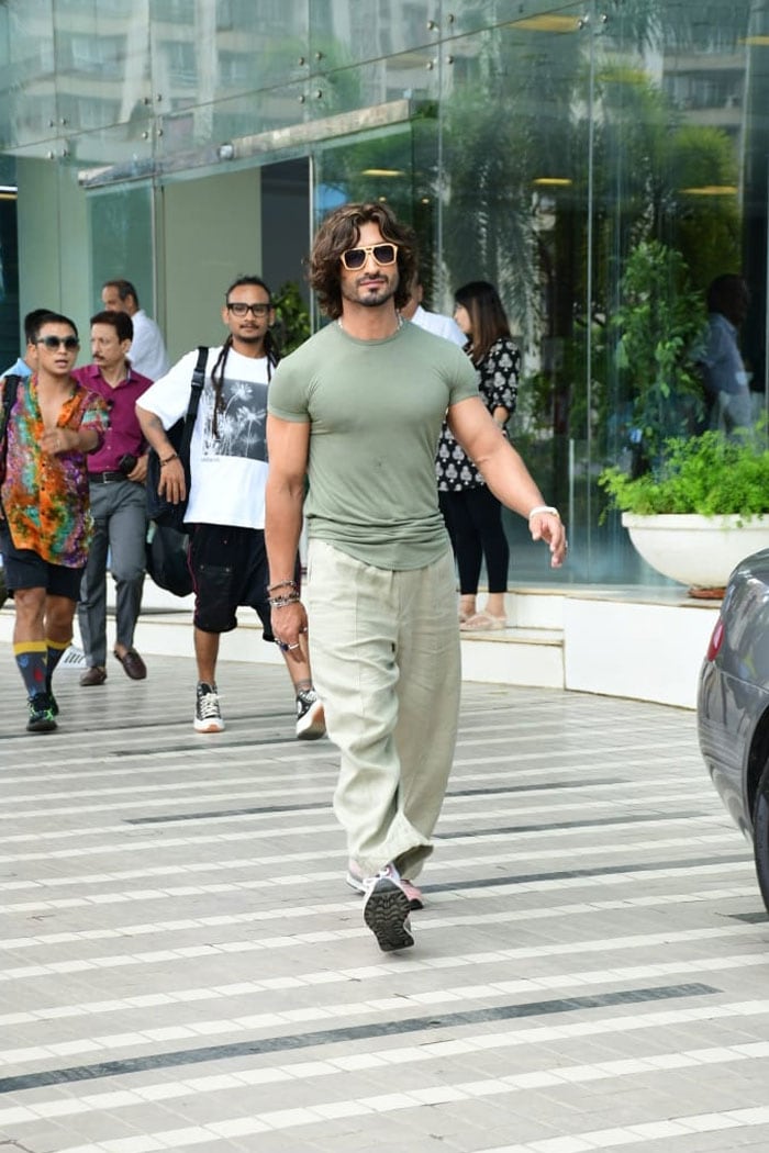 Vidyut Jammwal was clicked during <i>Khuda Haafiz 2</i> promotions.