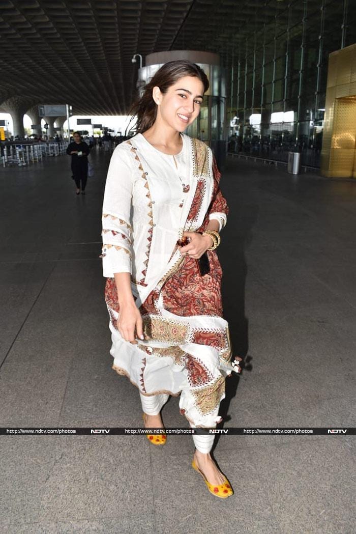 Kareena Kapoor, Sara Ali Khan, Ranveer Singh Are Trendy Travellers