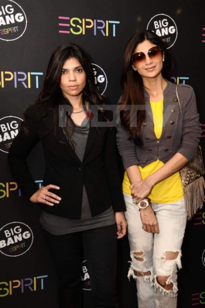 The COO Manjula Tiwari accompanied the new brand ambassador sat the venue.