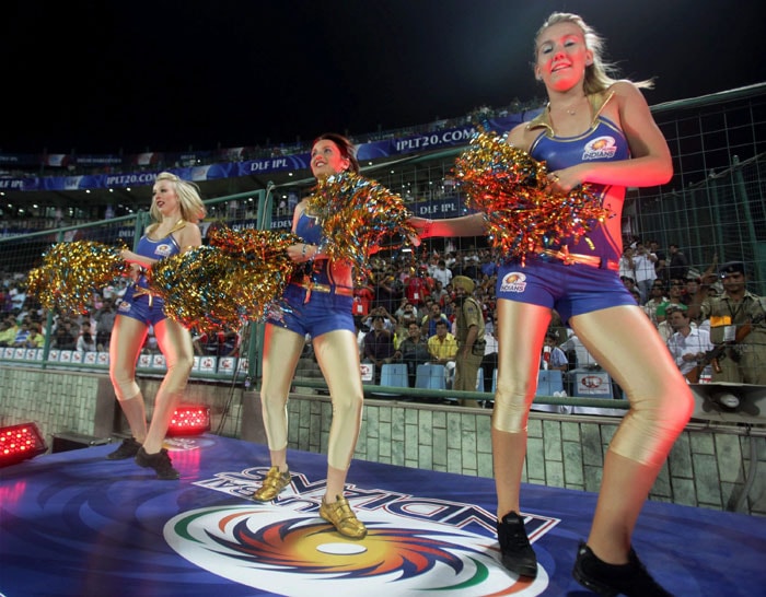 Cheerleaders sizzle at IPL