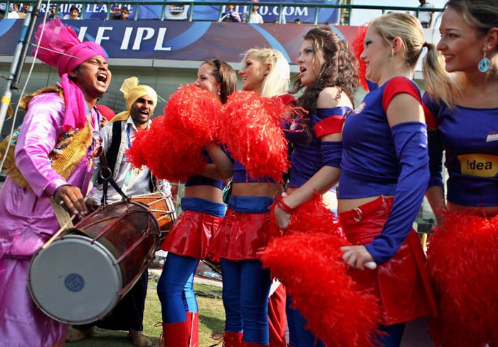 Cheerleaders sizzle at IPL