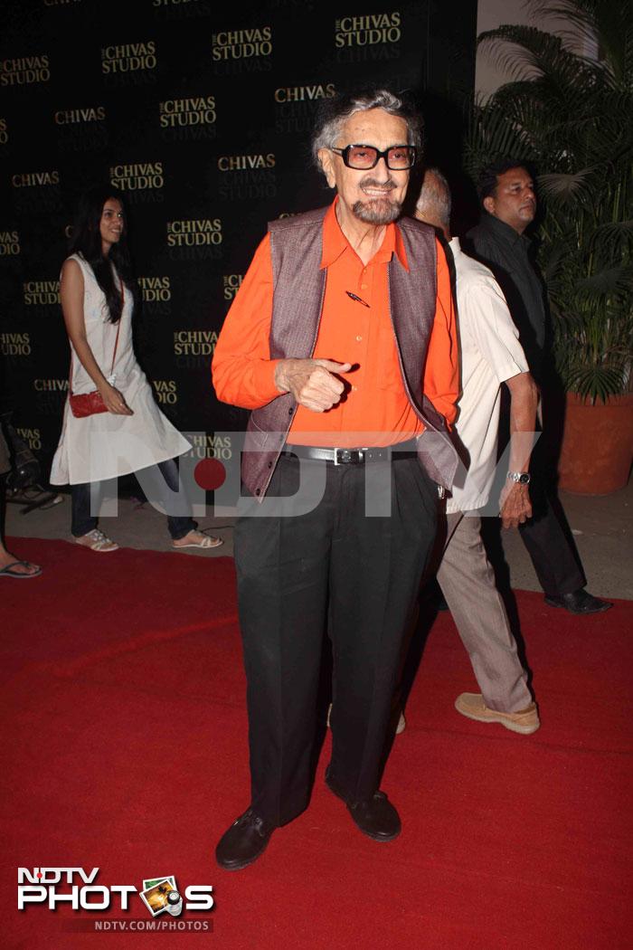 Alyque Padamsee walks the red carpet.