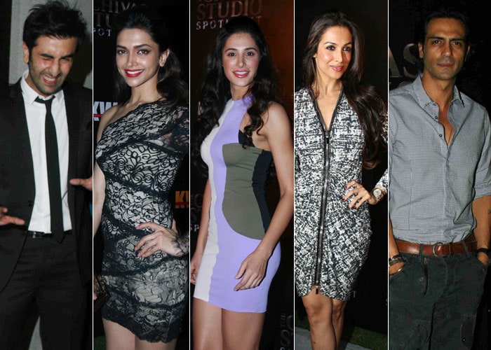 <i>Rockstar</i> Ranbir Kapoor seemed all set to party and party he did with rumoured flame Nargis and ex-girlfriend, Deepika Padukone giving him company at the Chivas bash. <br><br> Also spotted at the do was the hot Malaika Arora Khan, Arjun Rampal, Genelia D'Souza, Neha Dhupia, Prachi Desai, Riya Sen, Soha Ali Khan, Sarah Jane Dias among others.