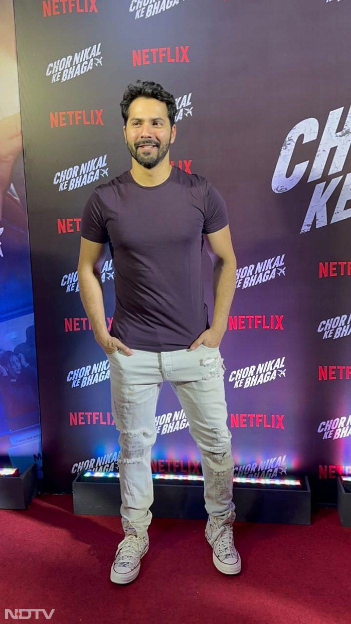 Chor Nikal Ke Bhaga Screening: कृति सेनन, वरुण धवन और यामी गौतम समेत अन्य सेलेब्स स्टाइलिश लुक में आए नज़र