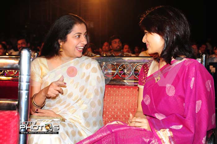 Telugu stars at Cinemaa Awards 2011