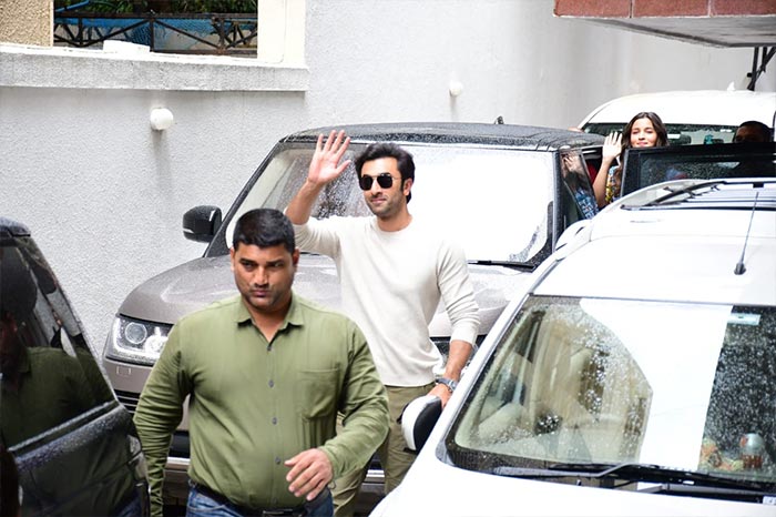 Ranbir Kapoor happily posed for the media.