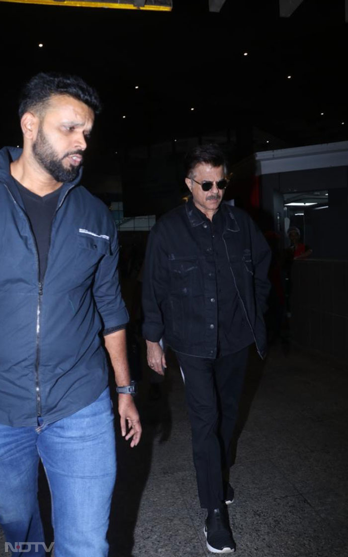 Anil Kapoor was clicked at the Mumbai airport. (Image courtesy: Varinder Chawla)