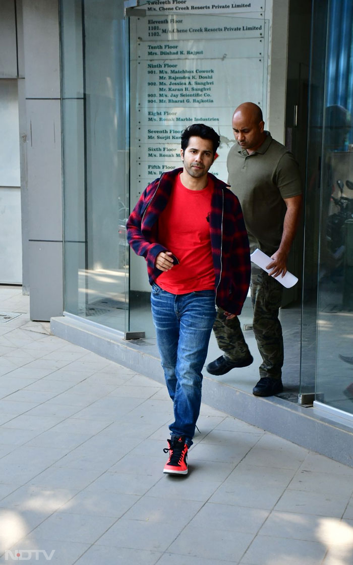 We also spotted Varun Dhawan in the city. (Image courtesy: Varinder Chawla)