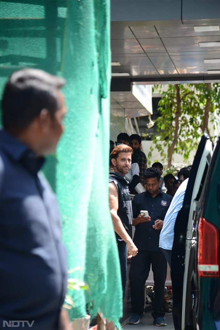 Hrithik Roshan looked dapper as he was spotted in the city. (Image Courtesy: Varinder Chawla)