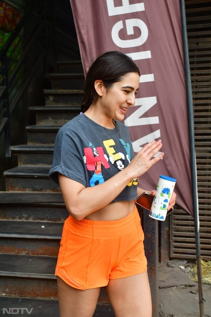 Sara Ali khan pictured in Juhu. (Image Courtesy: Varinder Chawla)