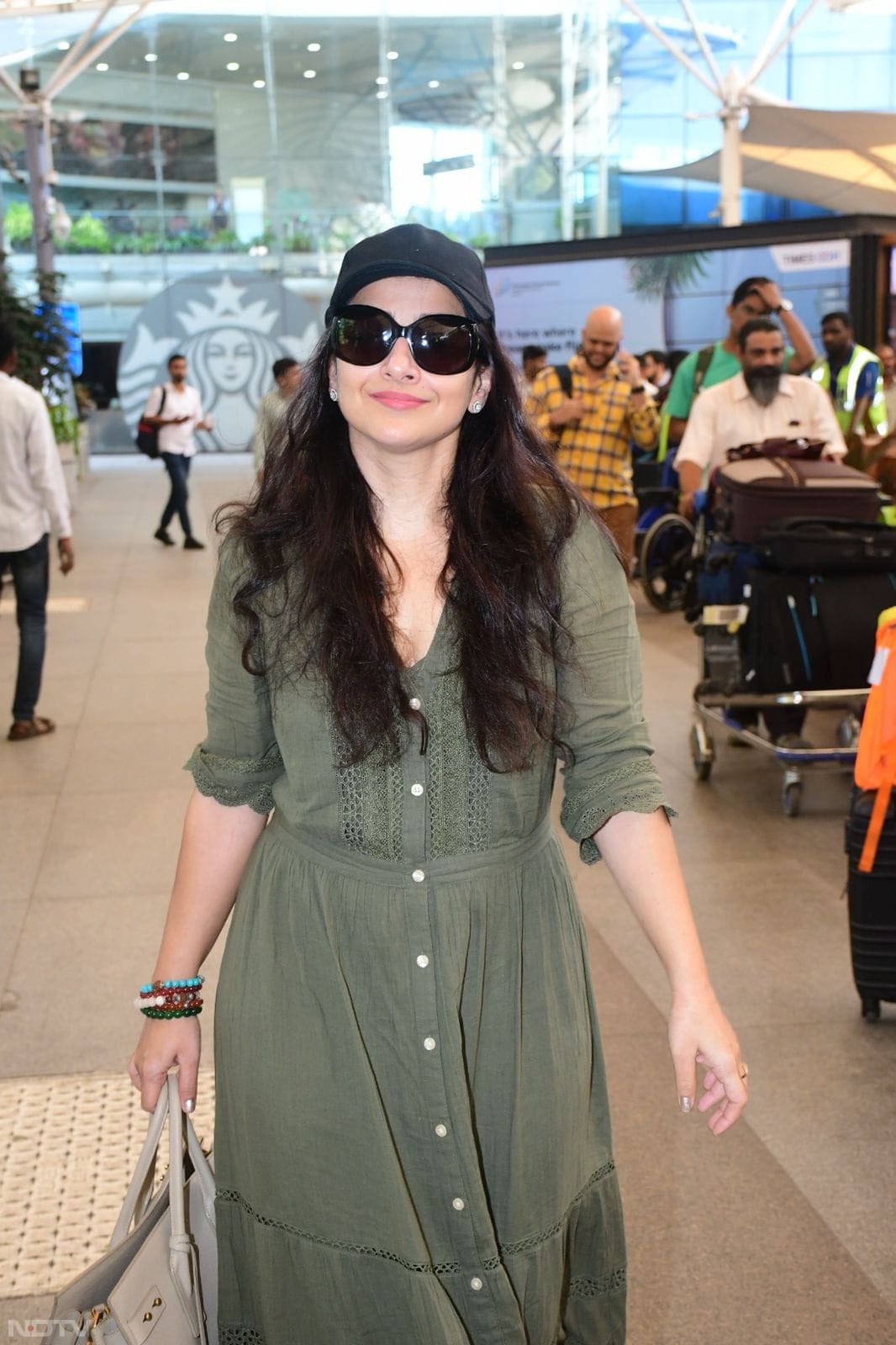 Vidya Balan was dressed in her casual best (Image Courtesy: Varinder Chawla)