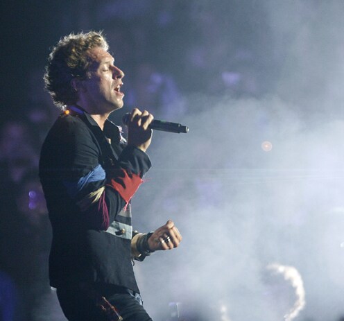 <b>Action mode</b>: Check out Chris Martin singing live.