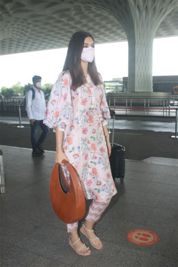 Couple Spotting: Alia And Ranbir"s Airport Tales