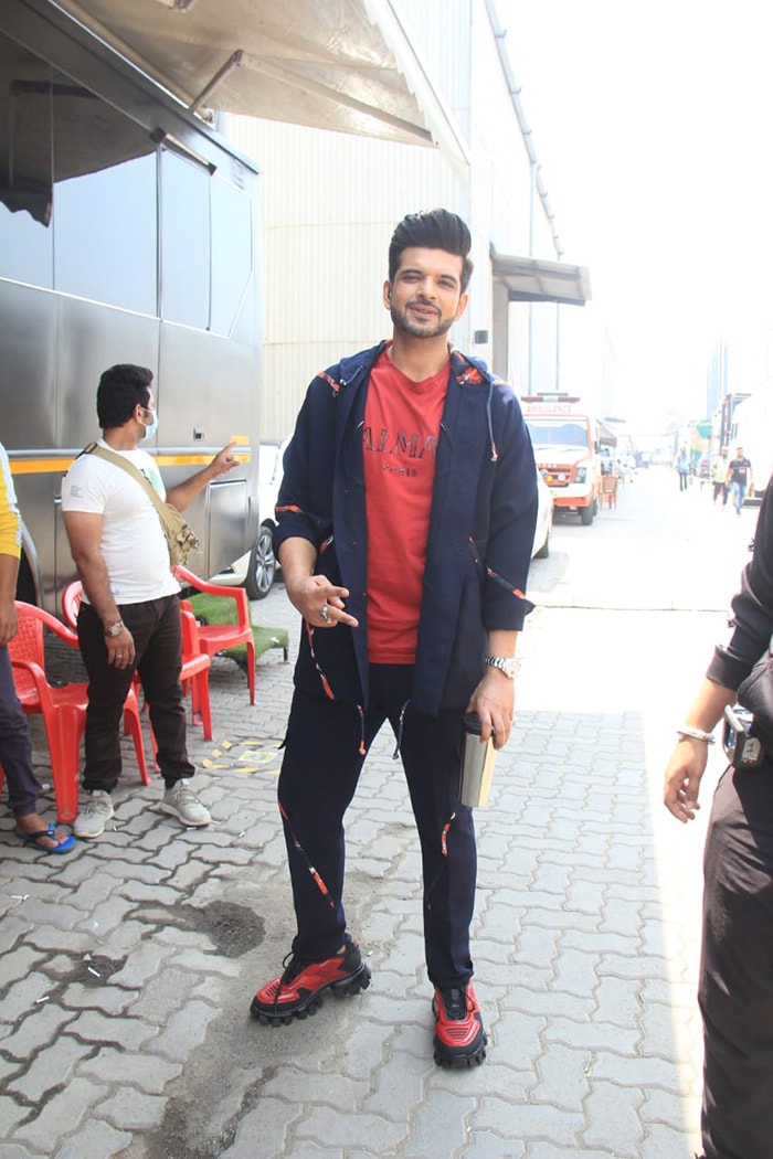 Karan Kundrra was snapped on the sets of the upcoming show Khatra Khatra Khatra.