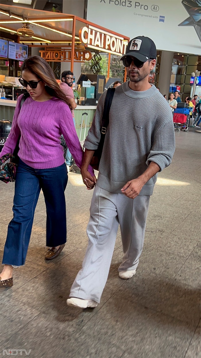 Couple Spotting: Shahid Kapoor And Mira Rajput\'s Airport Look Be Like