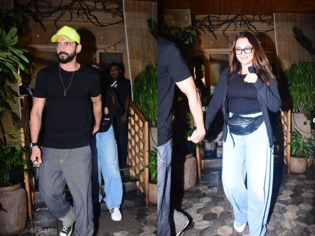 Couple Spotting: Sonakshi Sinha And Zaheer Iqbal's Dinner Date Couple Spotting: Sonakshi Sinha And Zaheer Iqbal's Dinner Date
