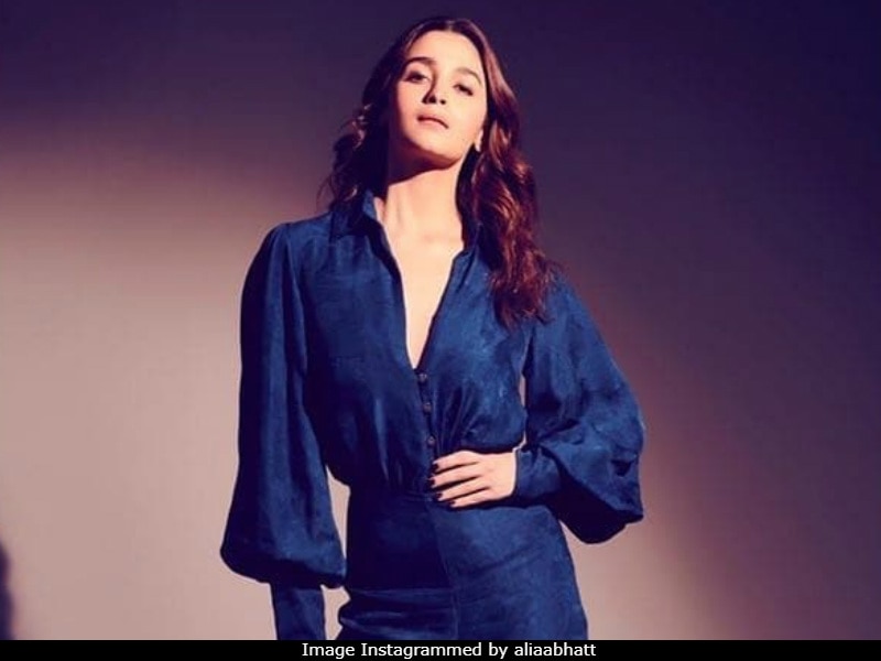 Photo : Alia Bhatt Stood Out In Blue In A Sky Full Of Stars