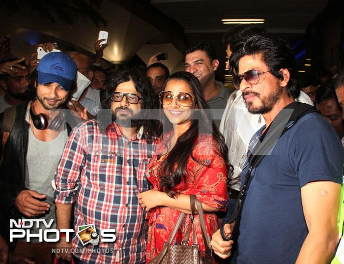 Crowded airport: SRK and gang fly home