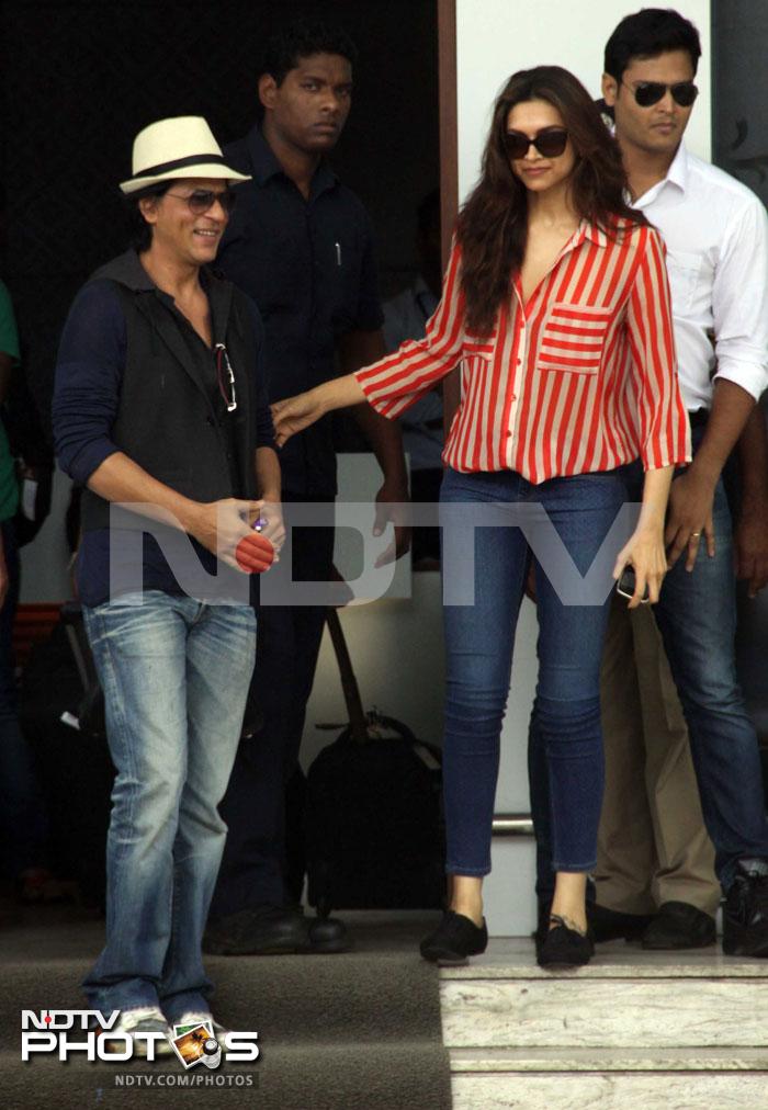 What\'s Deepika Expressing in SRK\'s ear?