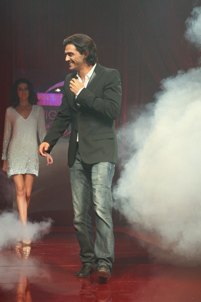 Actor Arjun Rampal walks the ramp at the IPL Nights after party following the 2010 DLF Indian Premier League T20 semi final match between Deccan Chargers and the Chennai Super Kings at the Grand Hyatt on April 22, 2010 in Mumbai, India.  (Photo: Getty Images)