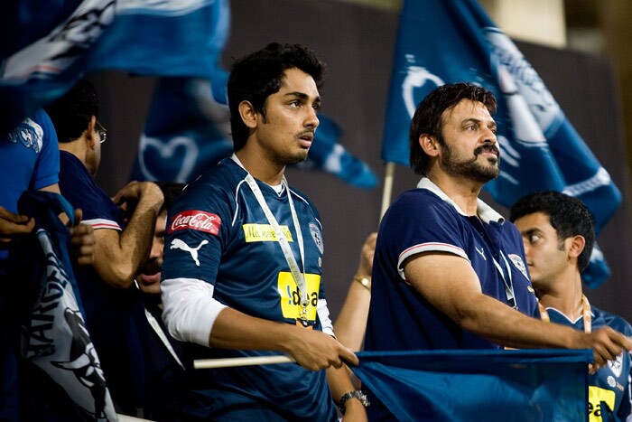 (L-R) Actors, Siddharth and Venkatesh during the 2010 DLF Indian Premier League T20 semi final match between Deccan Chargers and the Chennai Super Kings played at DY Patil Stadium on April 22, 2010 in Navi Mumbai, India.   (Photo: Getty Images)