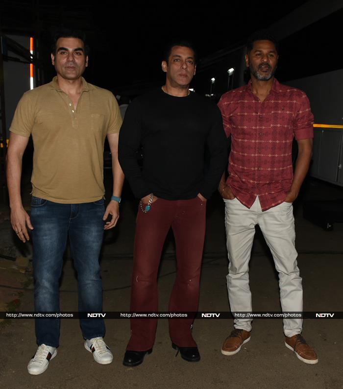 'कपिल शर्मा शो' के सेट पर मस्ती करते दिखी 'दबंग 3' की टीम