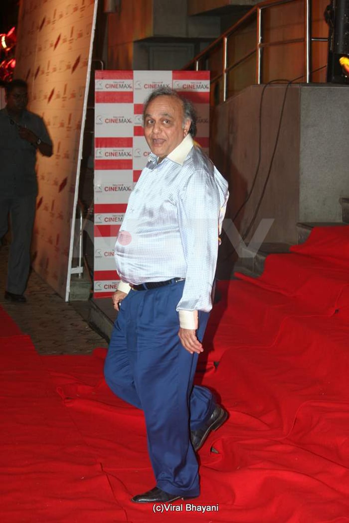 Galaxy of stars at the premiere of <i>Dabangg</i>