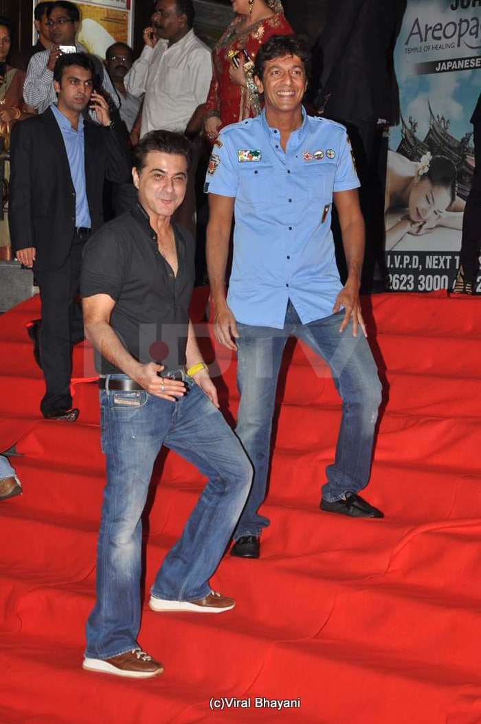 Galaxy of stars at the premiere of Dabangg