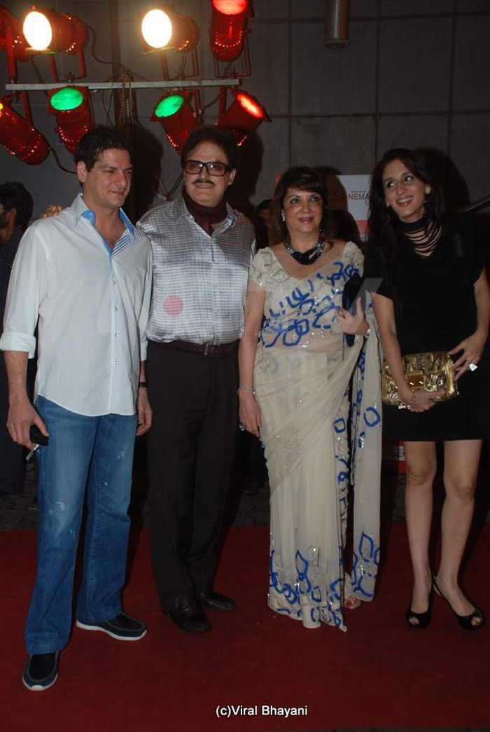 Galaxy of stars at the premiere of <i>Dabangg</i>