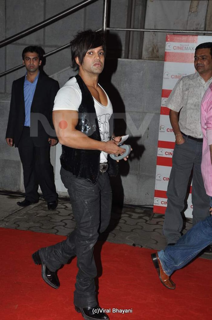 Galaxy of stars at the premiere of <i>Dabangg</i>