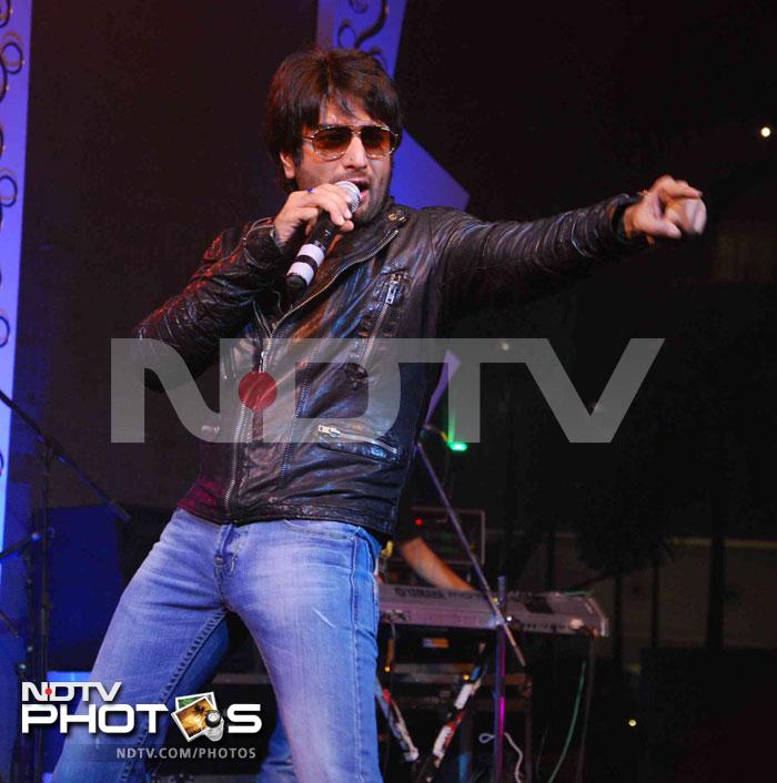 Shekhar Ravjiani gives a cool pose while he sings.