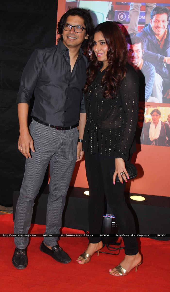 Aamir Khan Celebrates Dangal Success With Bollywood