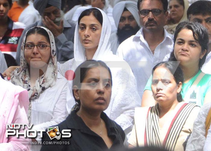Celebs at Dara Singh\'s funeral
