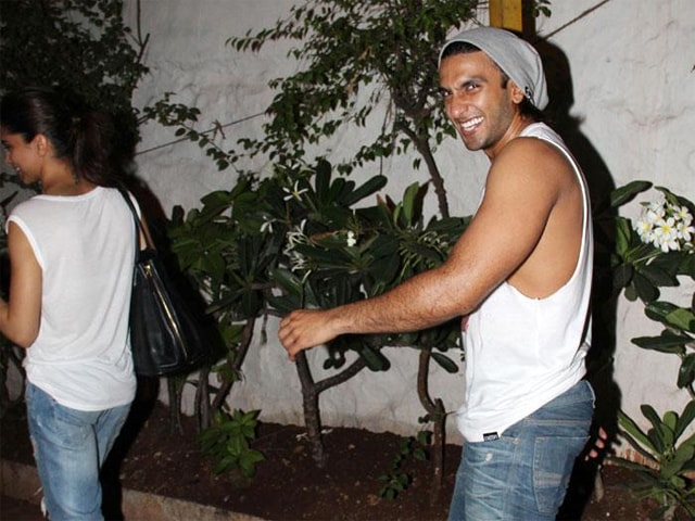 Photo : Gotcha! Deepika, Ranveer on a dinner date in matching outfits