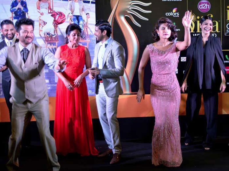 <i>Dil Dhadakne Do</i>'s Mehras Throw a Punjabi Party for Malaysia