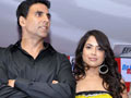 Akshay, Sameera promote De Dana Dan 