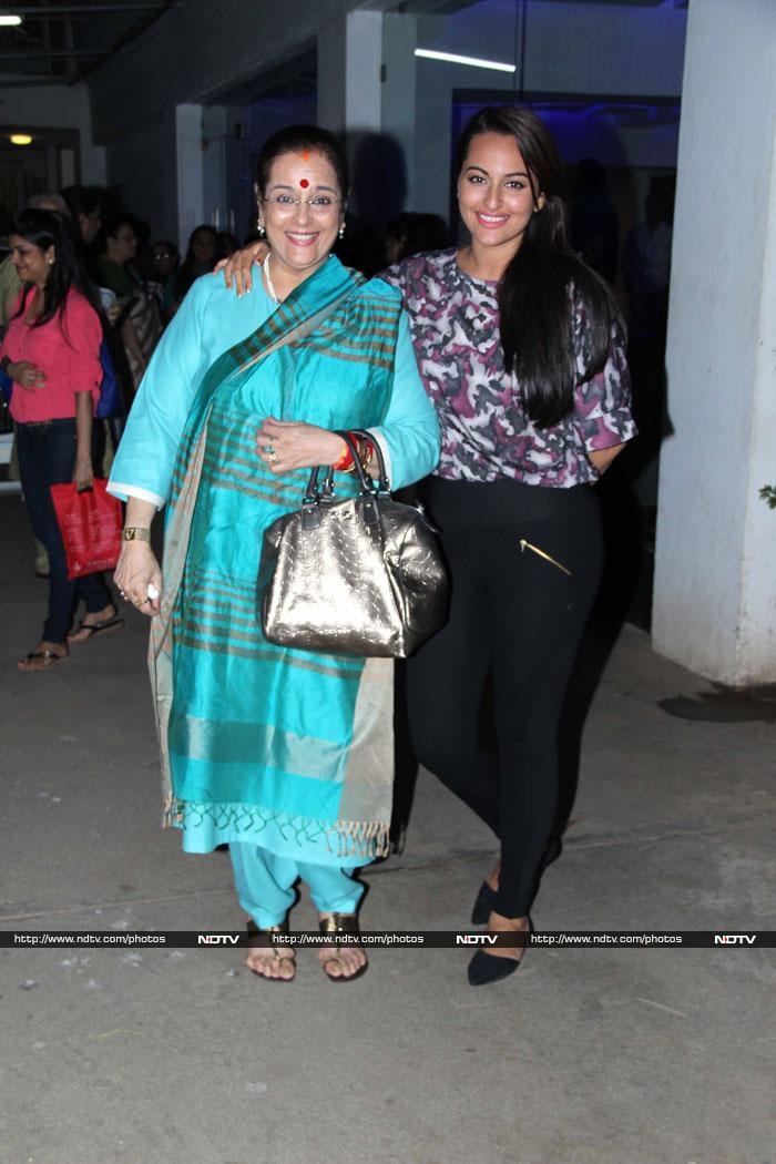 Sonakshi\'s movie date with family