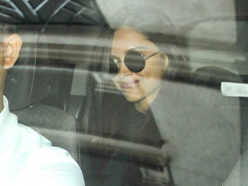 Photo : What's Keeping Bride-To-Be Deepika Padukone Busy?